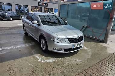 Лифтбек Skoda Superb 2010 в 
