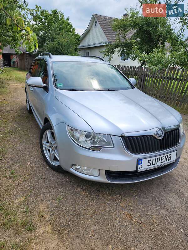 Универсал Skoda Superb 2010 в Луцке