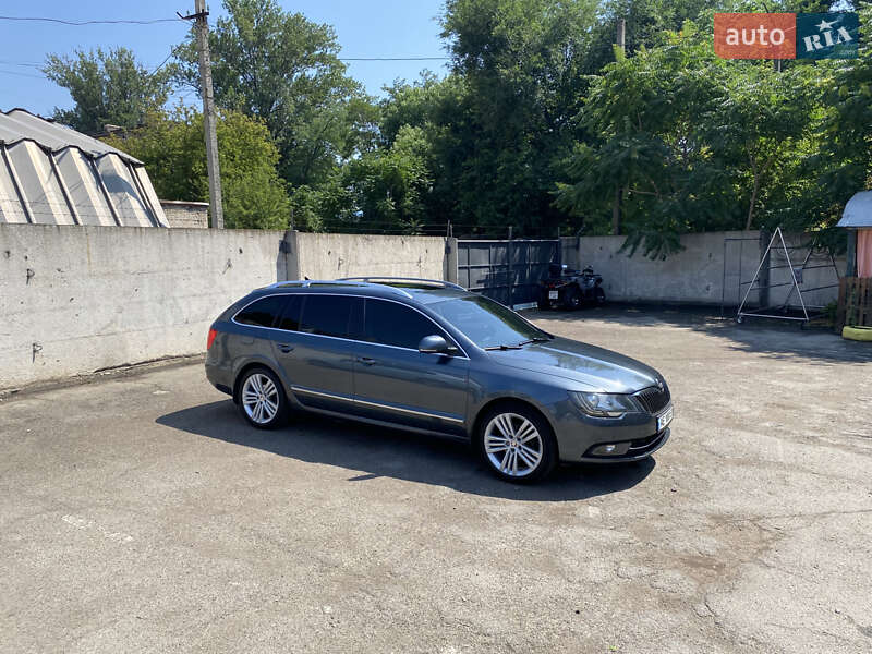 Универсал Skoda Superb 2013 в Днепре