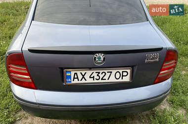 Лифтбек Skoda Superb 2006 в 