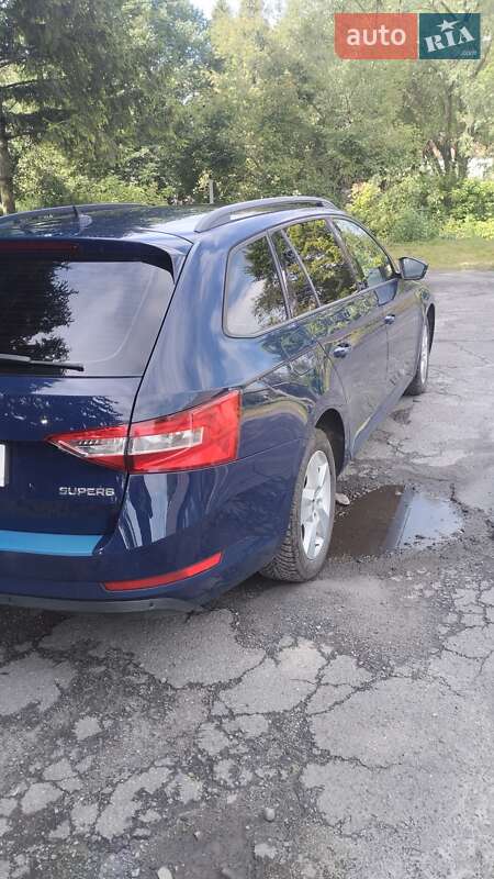 Универсал Skoda Superb 2016 в Радехове