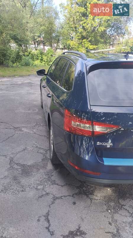 Универсал Skoda Superb 2016 в Радехове