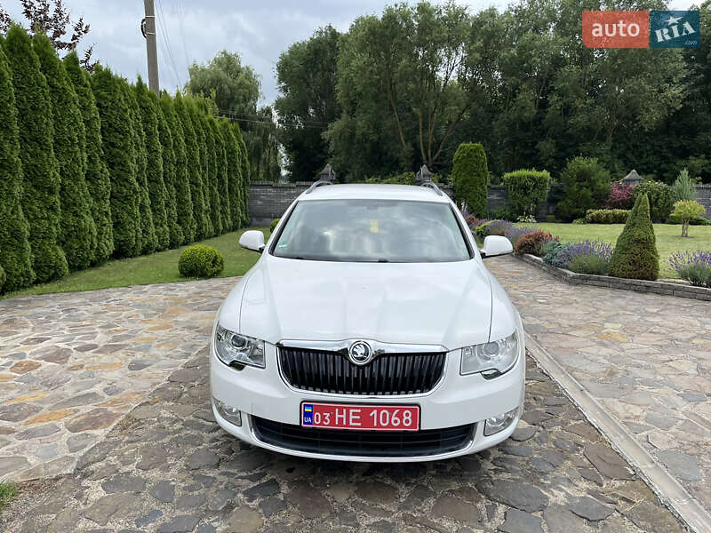 Універсал Skoda Superb 2011 в Рівному