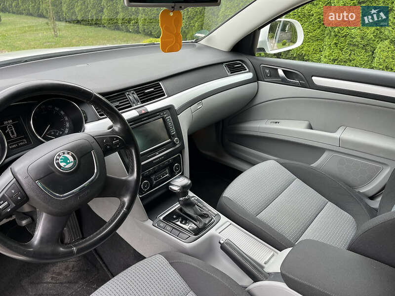 Універсал Skoda Superb 2011 в Рівному
