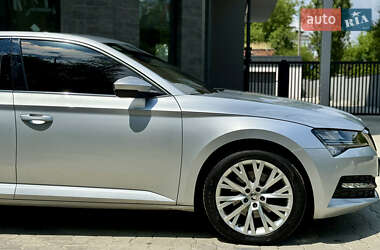 Лифтбек Skoda Superb 2022 в 