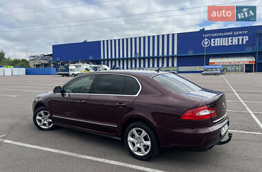 Лифтбек Skoda Superb 2010 в 