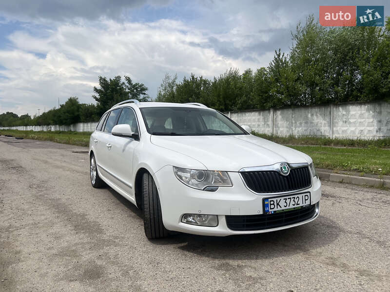 Универсал Skoda Superb 2010 в Винниках