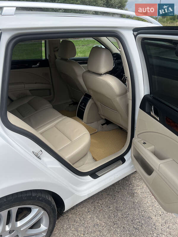 Универсал Skoda Superb 2010 в Винниках