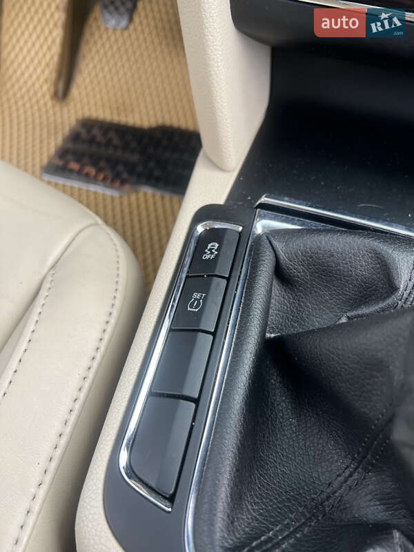 Универсал Skoda Superb 2010 в Винниках