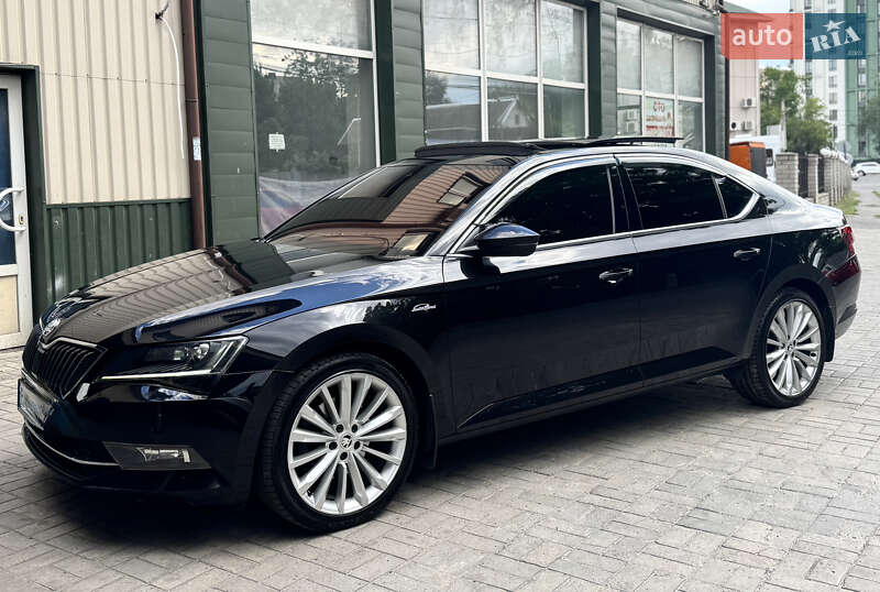 Лифтбек Skoda Superb 2017 в Днепре