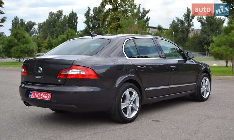 Лифтбек Skoda Superb 2009 в Днепре