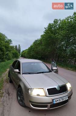 Лифтбек Skoda Superb 2004 в Попельне