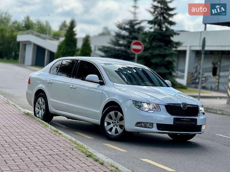 Лифтбек Skoda Superb 2010 в 