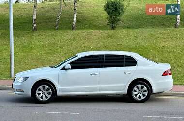 Лифтбек Skoda Superb 2010 в 