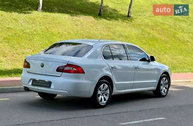 Лифтбек Skoda Superb 2010 в 