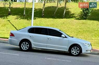 Лифтбек Skoda Superb 2010 в 