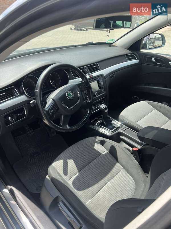 Универсал Skoda Superb 2011 в Львове