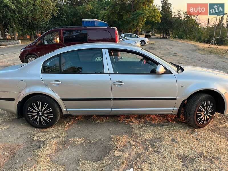 Лифтбек Skoda Superb 2008 в Николаеве