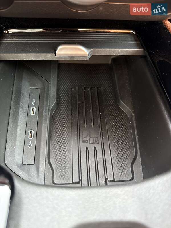 Лифтбек Skoda Superb 2024 в Львове
