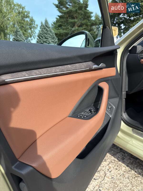 Лифтбек Skoda Superb 2024 в Львове