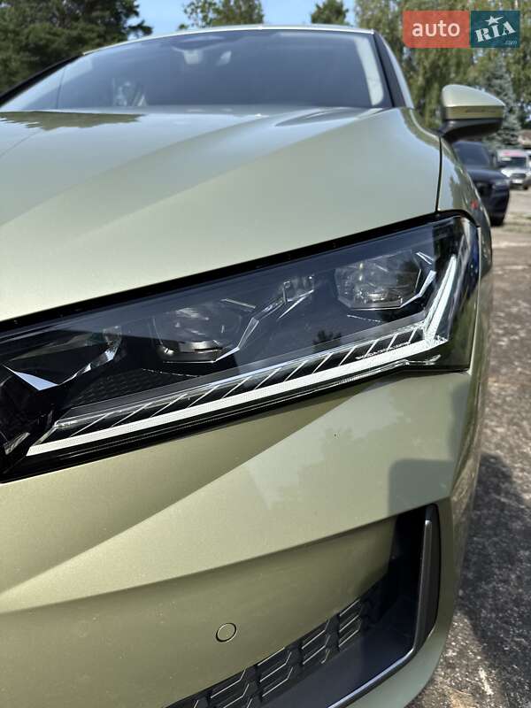 Лифтбек Skoda Superb 2024 в Львове