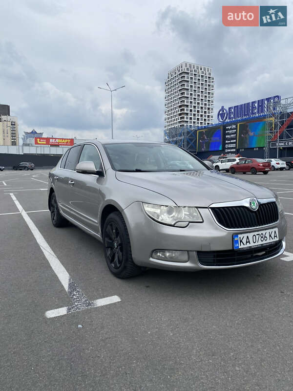 Лифтбек Skoda Superb 2012 в Киеве