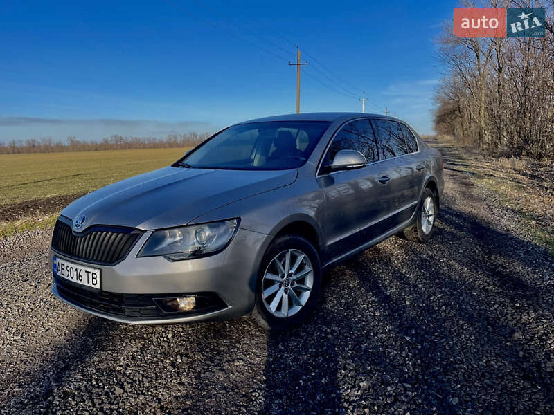 Лифтбек Skoda Superb 2013 в Синельниково