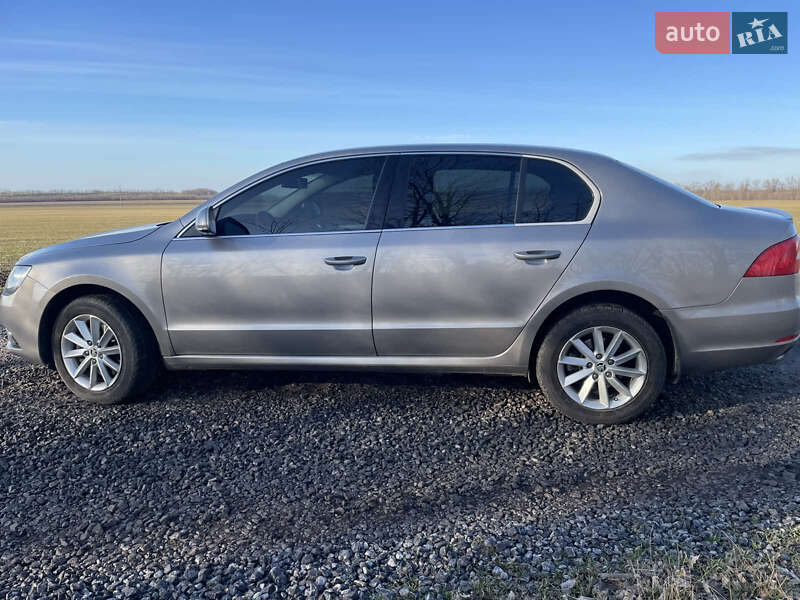Лифтбек Skoda Superb 2013 в Синельниково