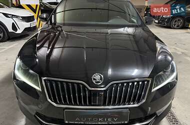 Лифтбек Skoda Superb 2018 в 