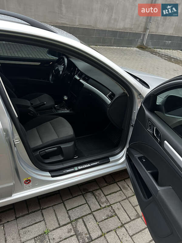 Универсал Skoda Superb 2012 в Черновцах