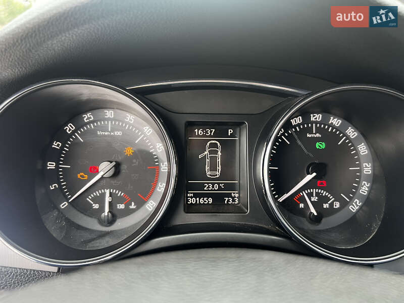 Универсал Skoda Superb 2012 в Черновцах