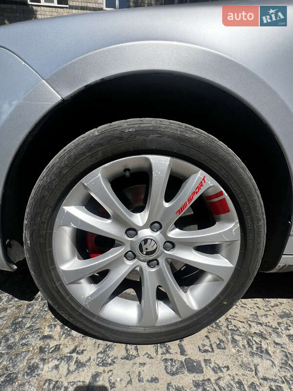 Универсал Skoda Superb 2012 в Черновцах