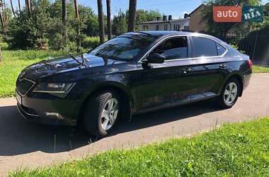 Лифтбек Skoda Superb 2017 в 