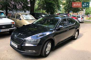 Лифтбек Skoda Superb 2017 в 
