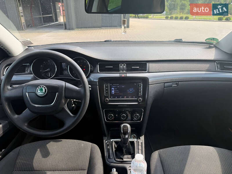 Универсал Skoda Superb 2010 в Дрогобыче