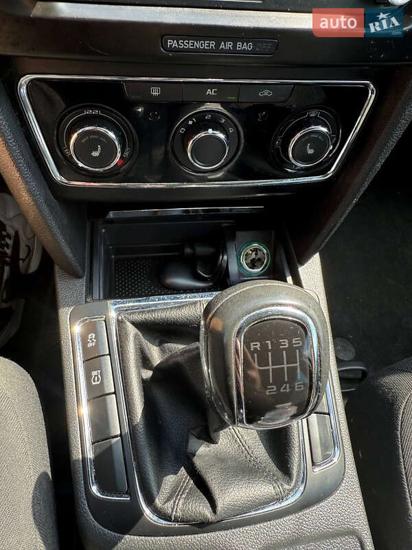 Универсал Skoda Superb 2010 в Дрогобыче