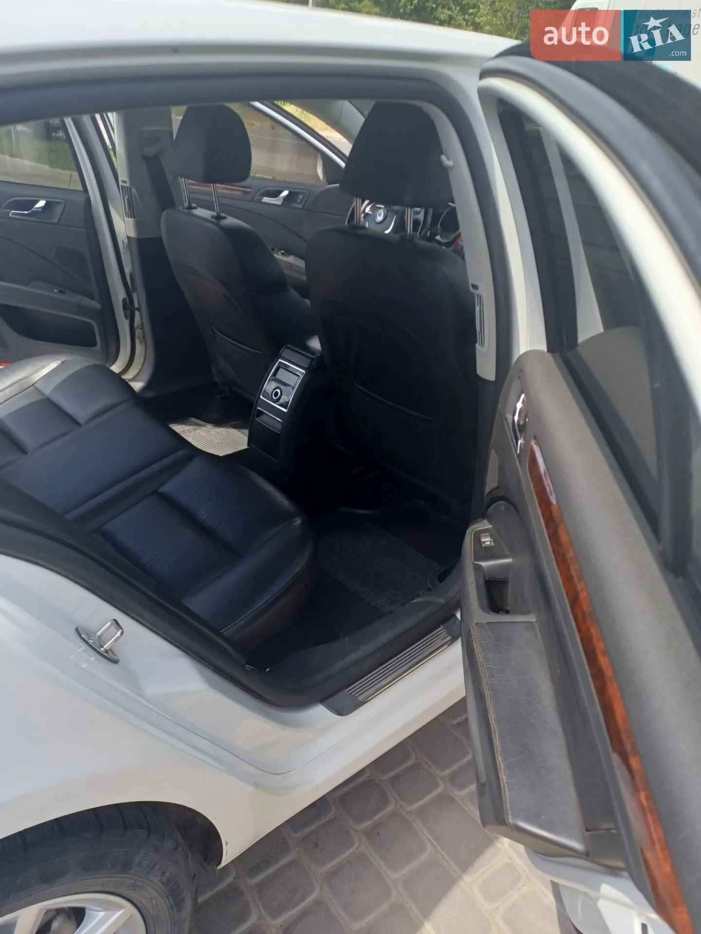 2010 Skoda Superb - мініатюра 2