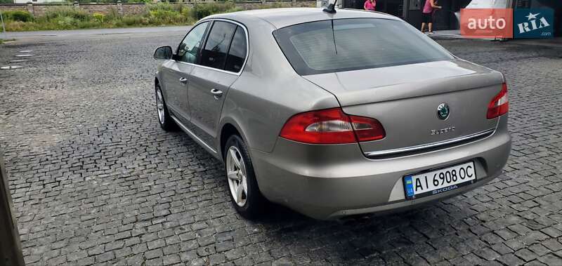 Лифтбек Skoda Superb 2009 в Великой Багачке