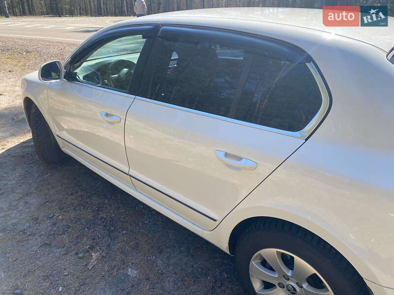 Лифтбек Skoda Superb 2012 в Сарнах