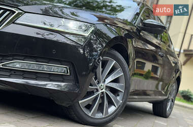 Лифтбек Skoda Superb 2021 в 