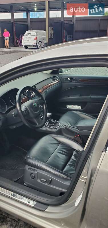 Лифтбек Skoda Superb 2009 в Великой Багачке