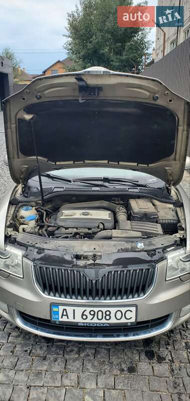 Лифтбек Skoda Superb 2009 в Великой Багачке
