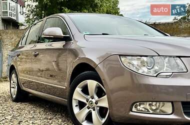 Лифтбек Skoda Superb 2010 в 