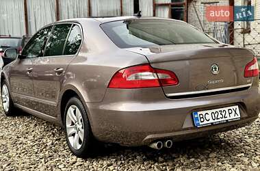 Лифтбек Skoda Superb 2010 в 