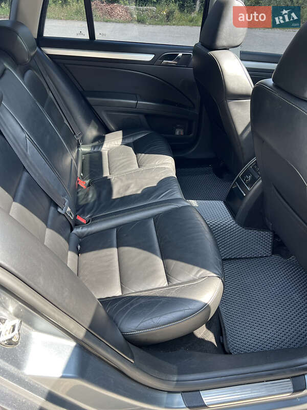 Универсал Skoda Superb 2011 в Казатине