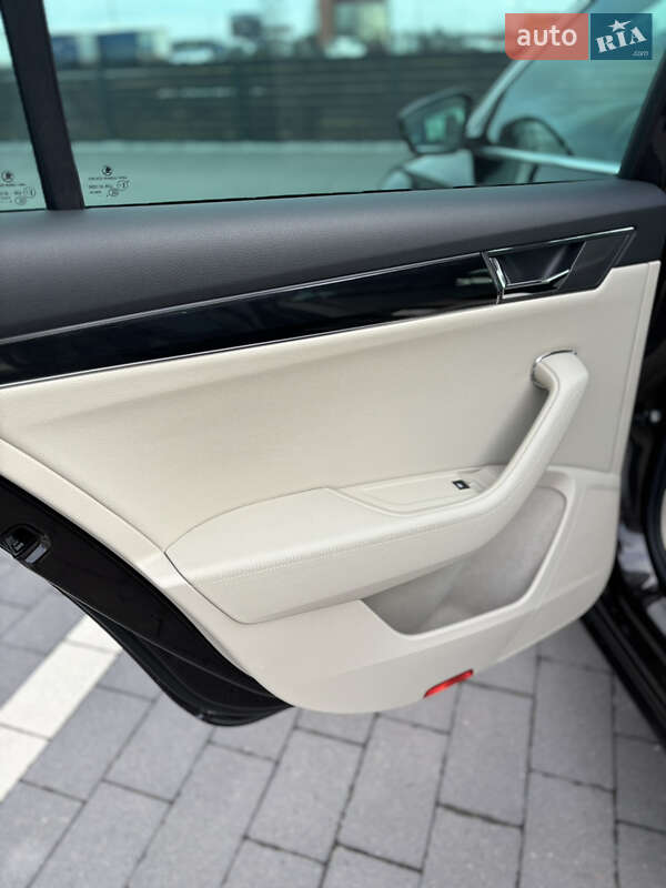 Універсал Skoda Superb 2019 в Мукачевому