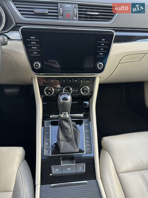 Універсал Skoda Superb 2019 в Мукачевому