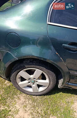 Лифтбек Skoda Superb 2002 в 