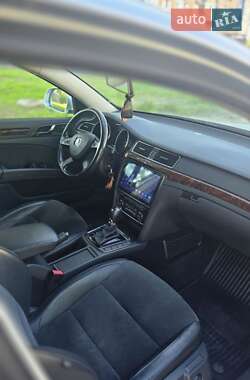 Лифтбек Skoda Superb 2013 в 