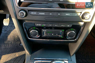 Ліфтбек Skoda Superb 2013 в 